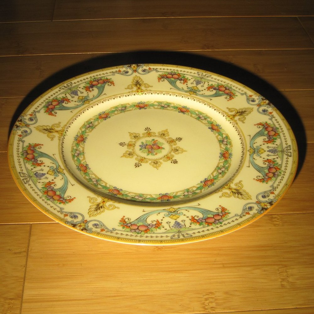 1928 DINNER PLATE  ROYAL WORCESTER, Multi-Color FLORAL From England